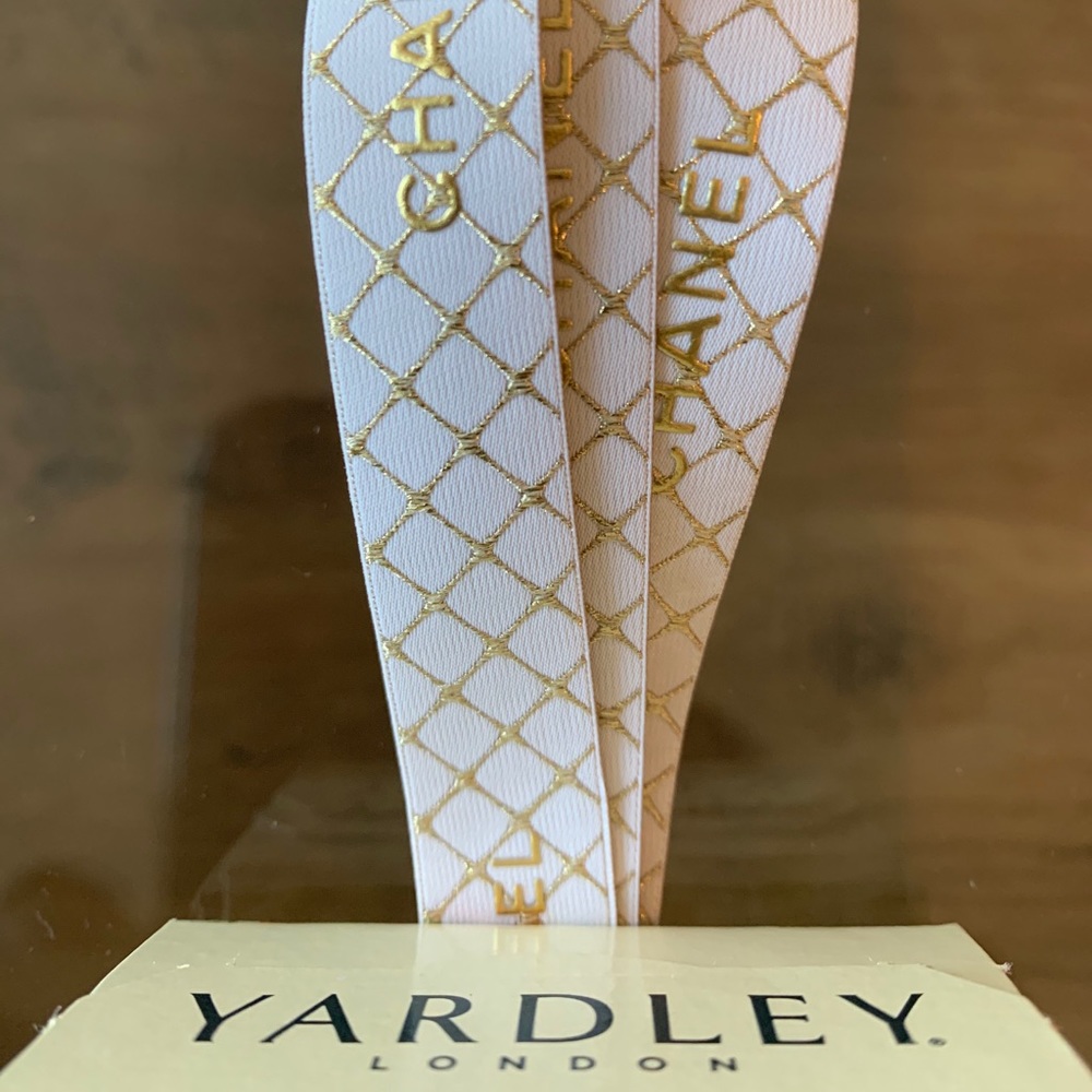 Chanel Ribbon Gold Plaid Gift Wrap Crafting 36” One Yard - Picture 2 of 5